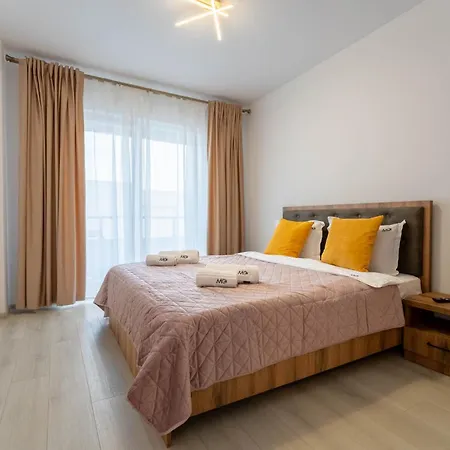 Mohost Say - Exclusive 2Br Retreat With Balcony *