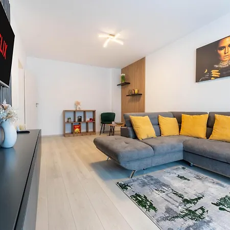 Mohost Say - Exclusive 2Br Retreat With Balcony * Μπρασόβ