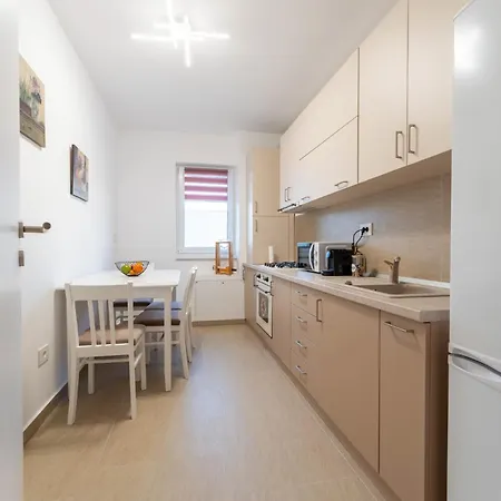 Апартаменты Mohost Say - 2br Luxe With Balcony & Views *