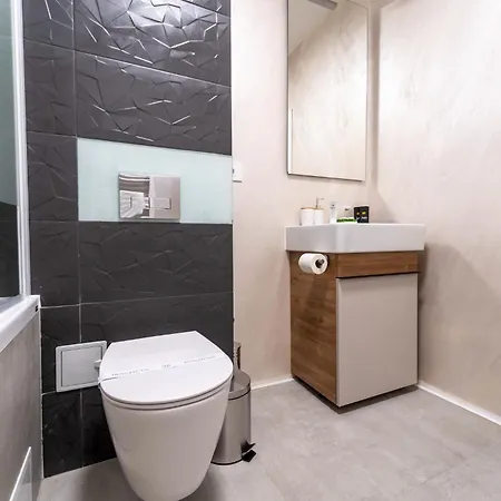 Mohost Say - Exclusive 2Br Retreat With Balcony Appartement Braşov