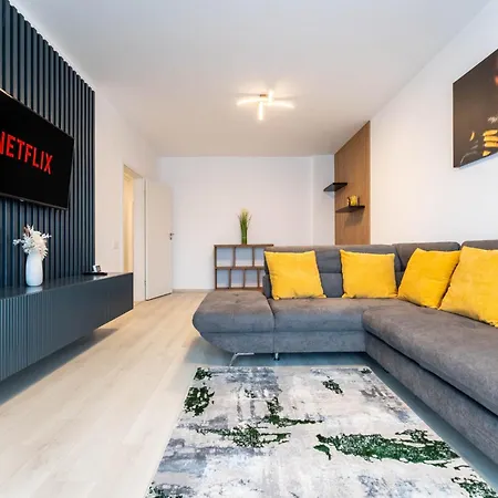 Appartement Mohost Say - Exclusive 2Br Retreat With Balcony