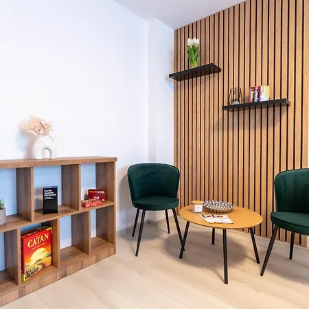 Апартаменты Mohost Say - 2br Luxe With Balcony & Views *