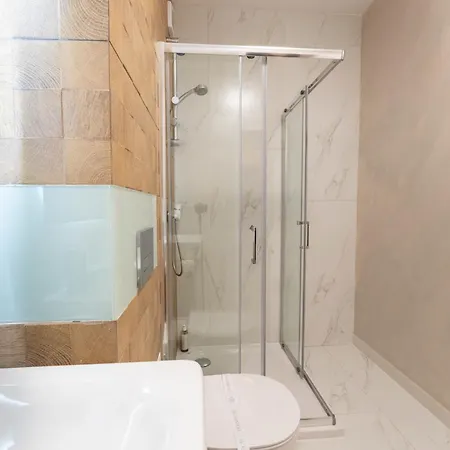 Mohost Say - Exclusive 2Br Retreat With Balcony Μπρασόβ