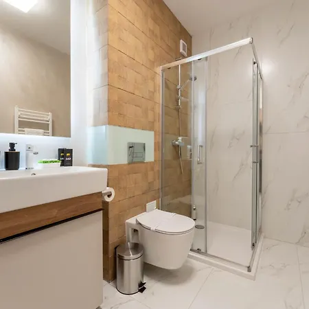 Mohost Say - 2br Luxe With Balcony & Views